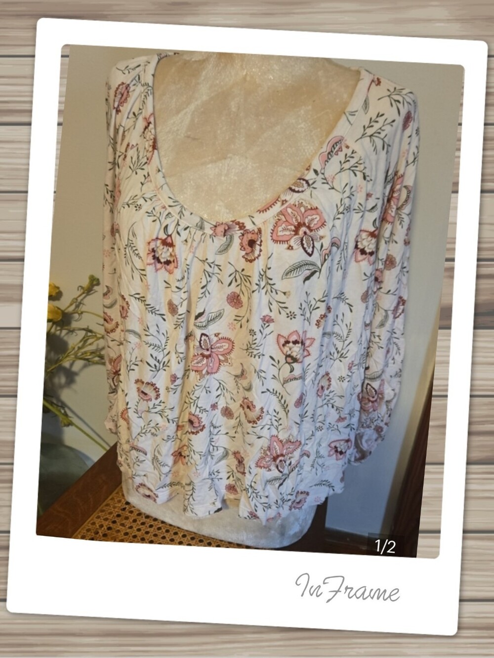 Old Navy Scoop Neck Top with Pink Floral Print Size Medium